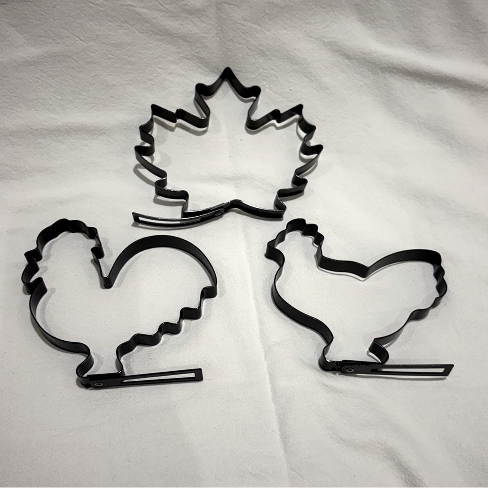 New Williams Sonoma Metal Pancake/Egg Molds with Maple Leaf, Chicken & Rooster